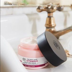 💥 ADD ON Body Shop VitE nourishing night cream